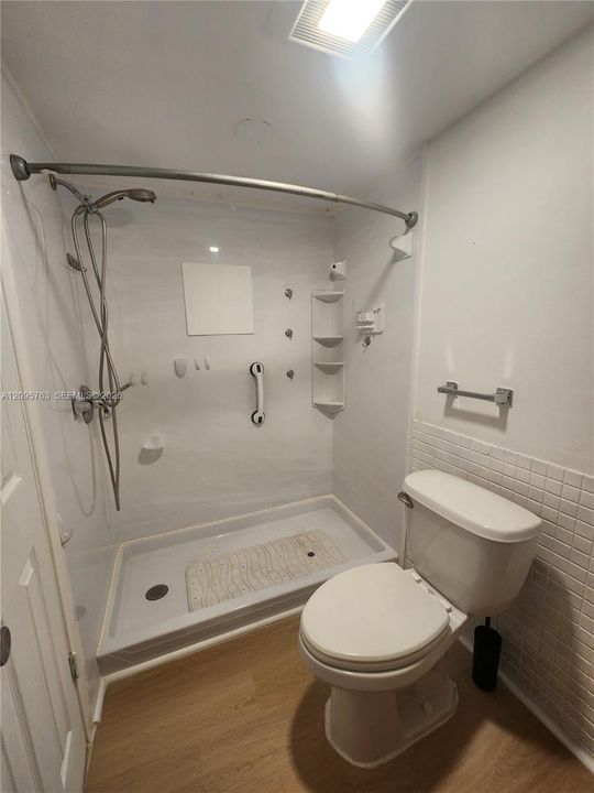 For Rent: $1,599 (1 beds, 1 baths, 928 Square Feet)