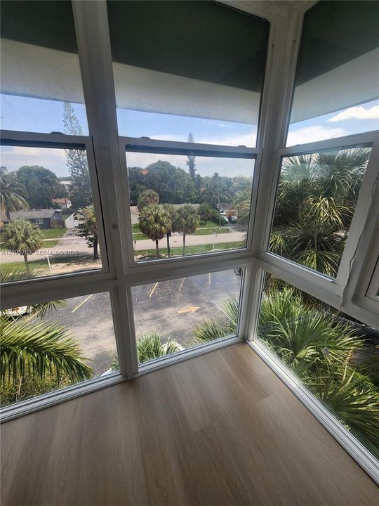 For Rent: $1,599 (1 beds, 1 baths, 928 Square Feet)