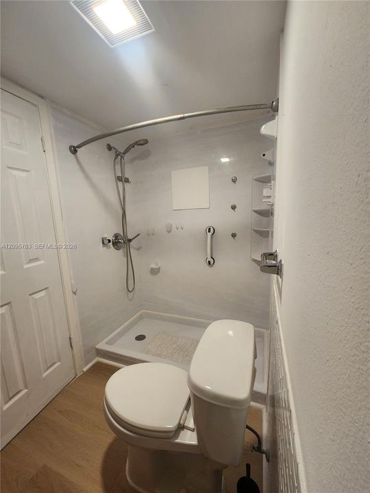 For Rent: $1,599 (1 beds, 1 baths, 928 Square Feet)