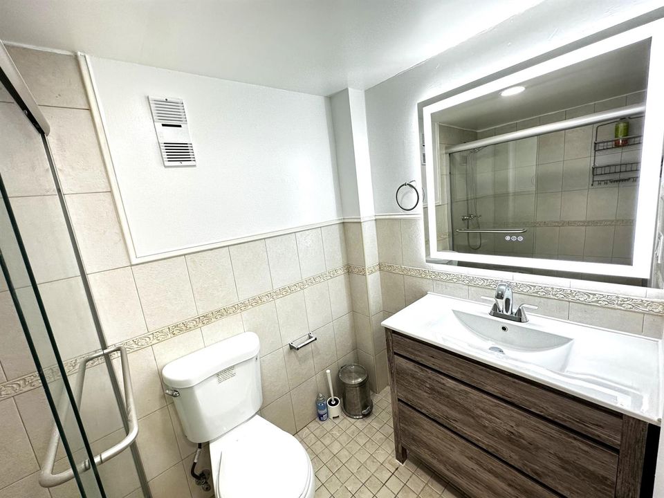 2nd bathroom