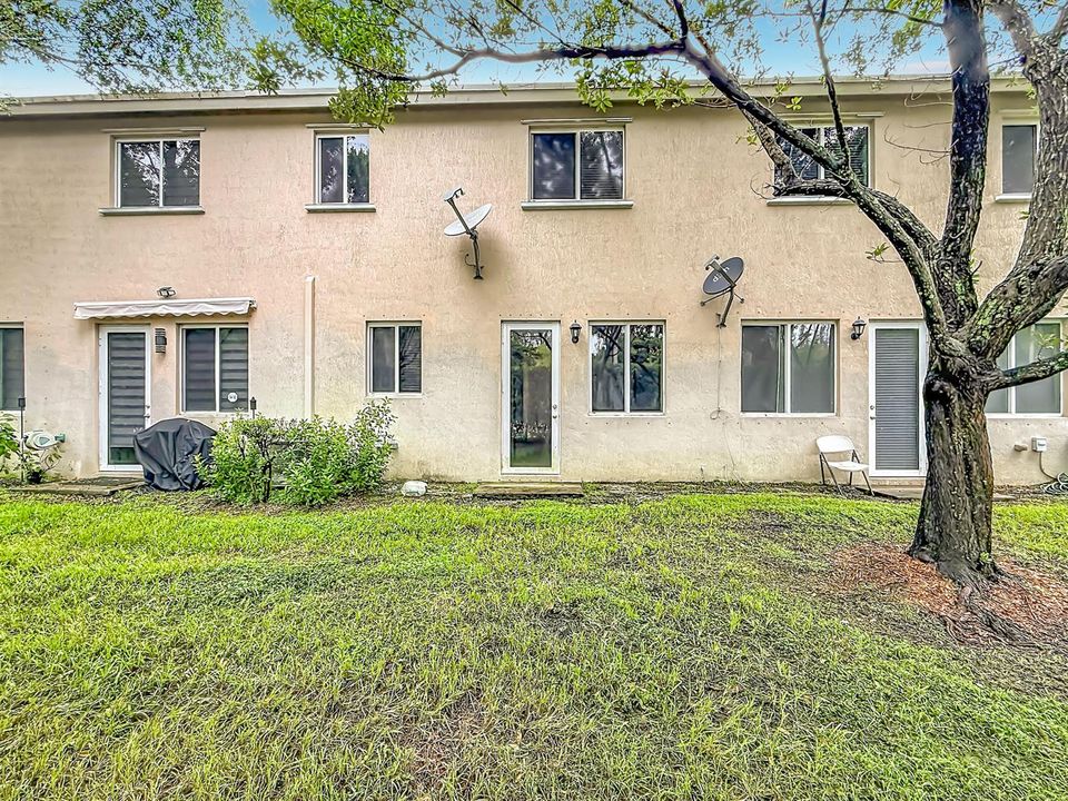 1366 NW 214th Terrace-52