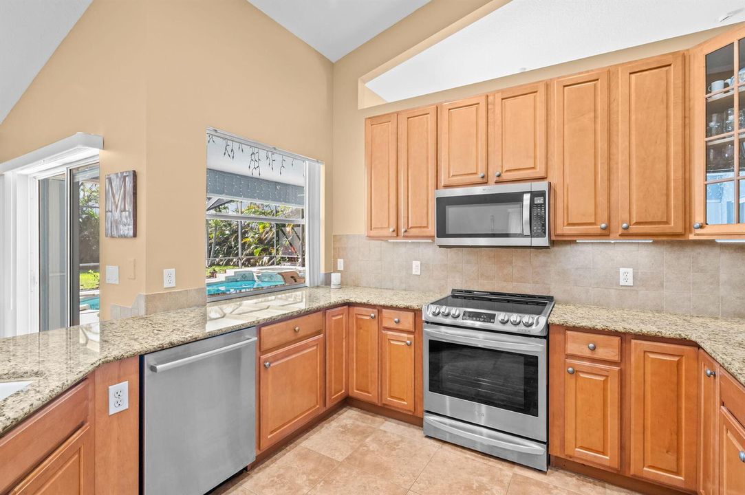 18-web-or-mls-2891 SE Buccaneer Cir - 18