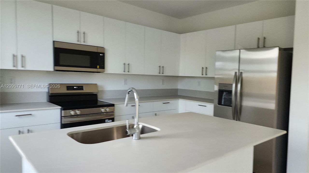 For Rent: $2,700 (3 beds, 2 baths, 0 Square Feet)
