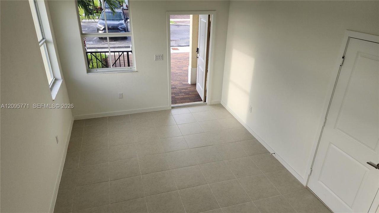 For Rent: $2,700 (3 beds, 2 baths, 0 Square Feet)
