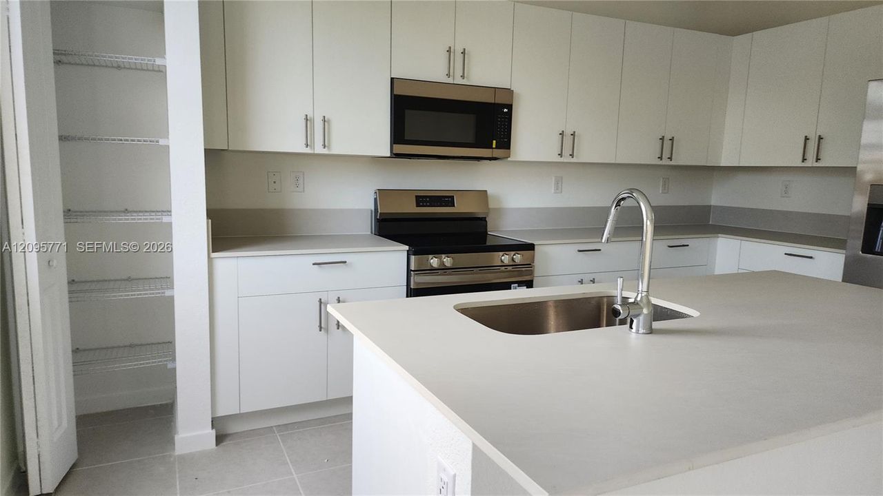 For Rent: $2,700 (3 beds, 2 baths, 0 Square Feet)