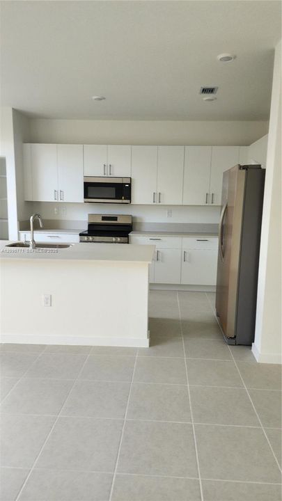 For Rent: $2,700 (3 beds, 2 baths, 0 Square Feet)