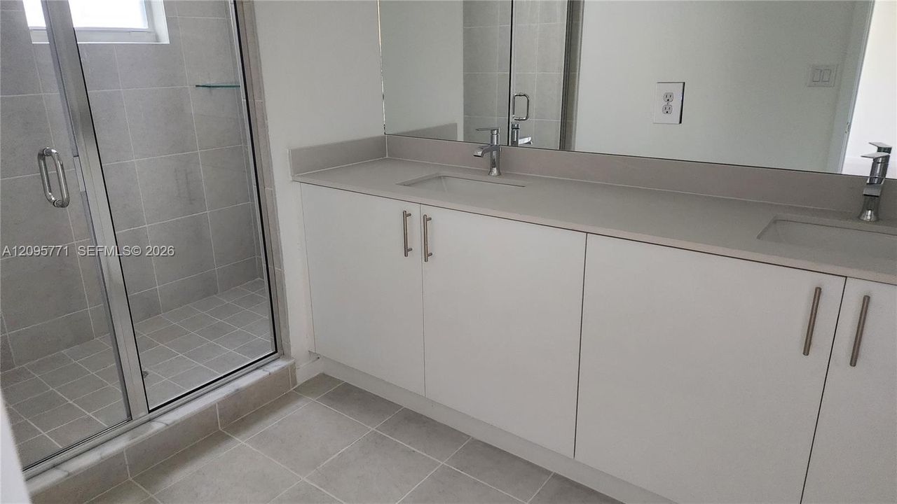 For Rent: $2,700 (3 beds, 2 baths, 0 Square Feet)