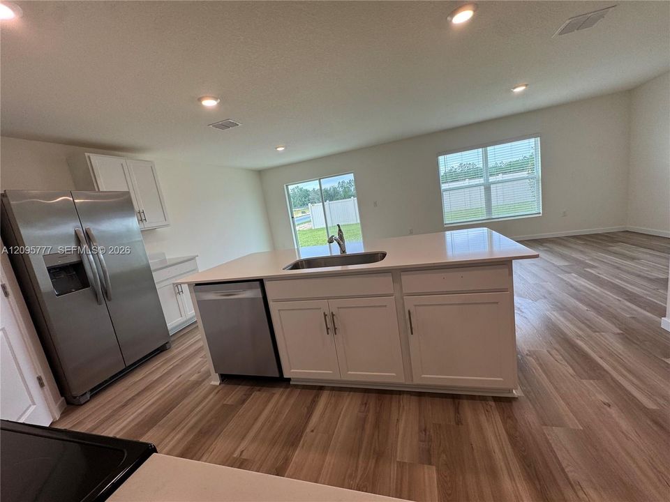 For Rent: $2,100 (4 beds, 2 baths, 0 Square Feet)