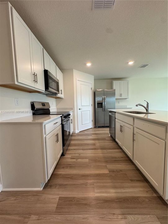 For Rent: $2,100 (4 beds, 2 baths, 0 Square Feet)