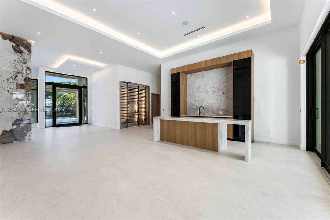 For Sale: $10,500,000 (7 beds, 8 baths, 8474 Square Feet)