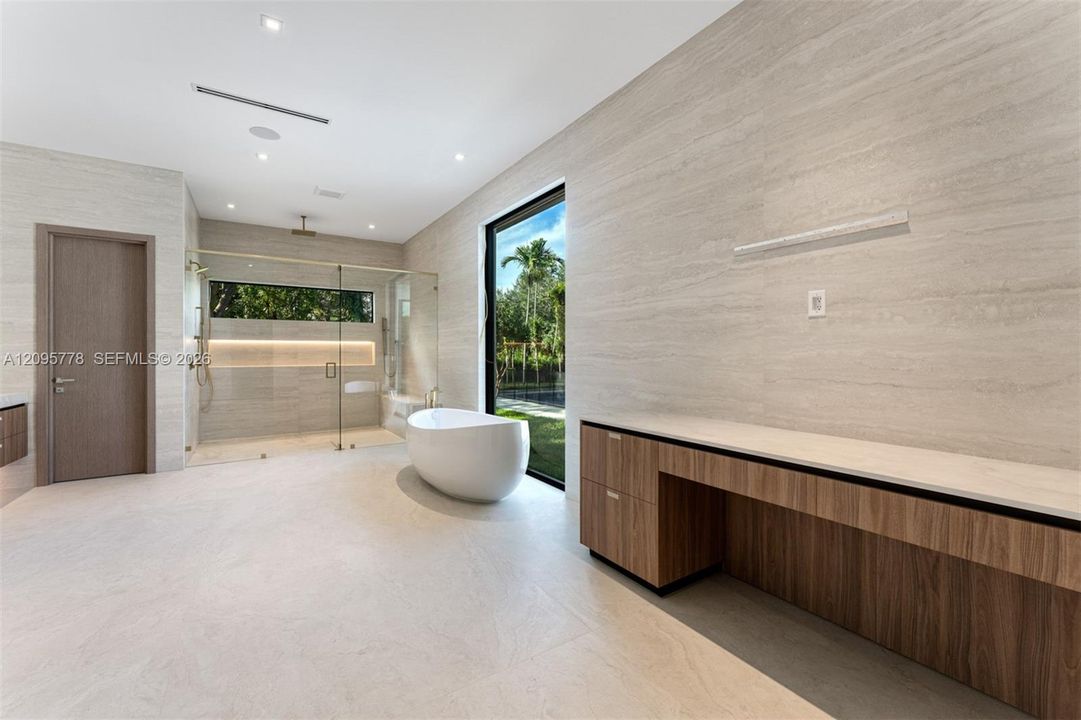 For Sale: $10,500,000 (7 beds, 8 baths, 8474 Square Feet)