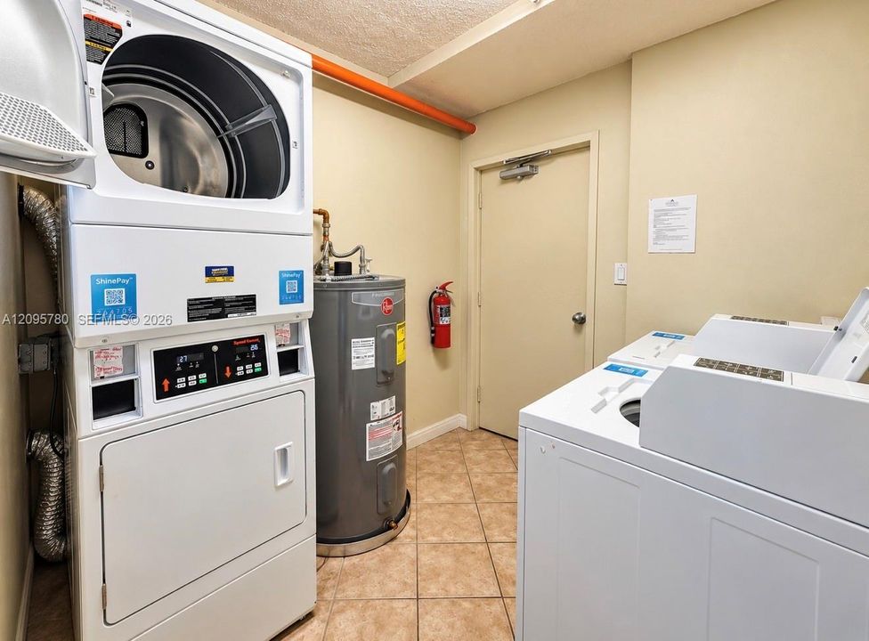 For Rent: $1,950 (1 beds, 1 baths, 580 Square Feet)
