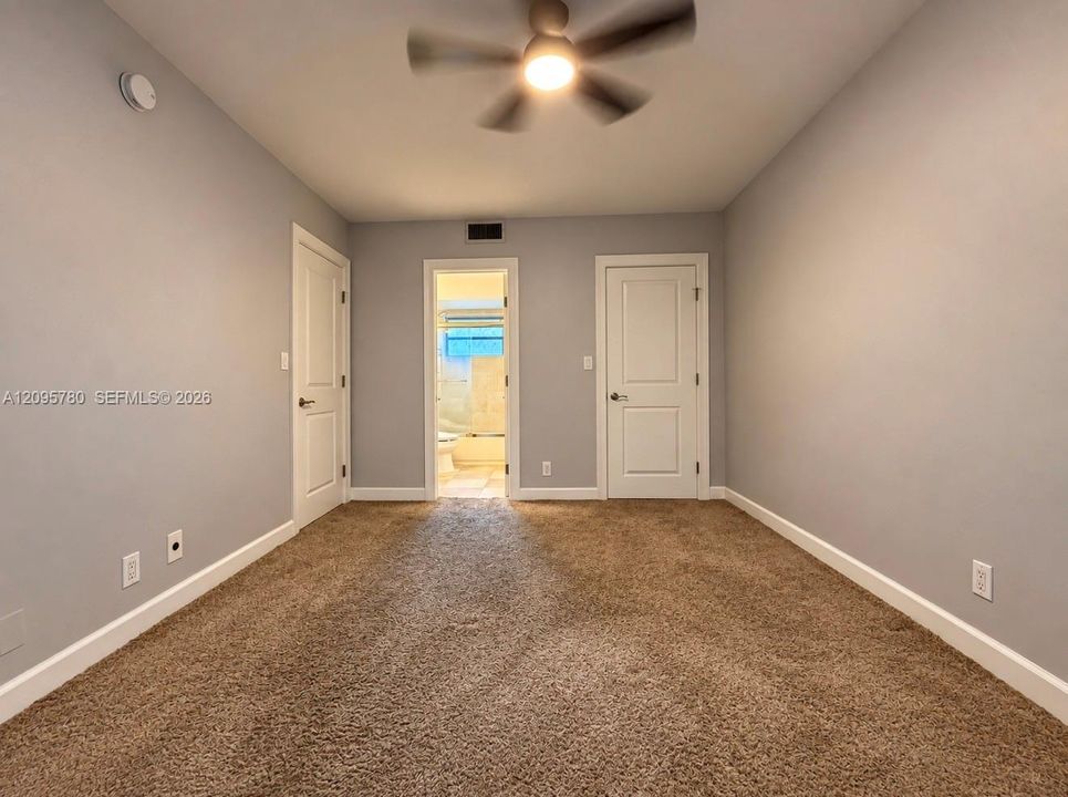 For Rent: $1,950 (1 beds, 1 baths, 580 Square Feet)