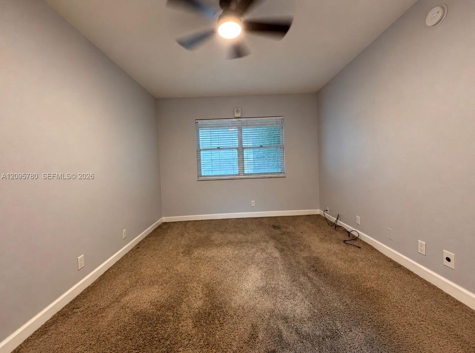 For Rent: $1,950 (1 beds, 1 baths, 580 Square Feet)
