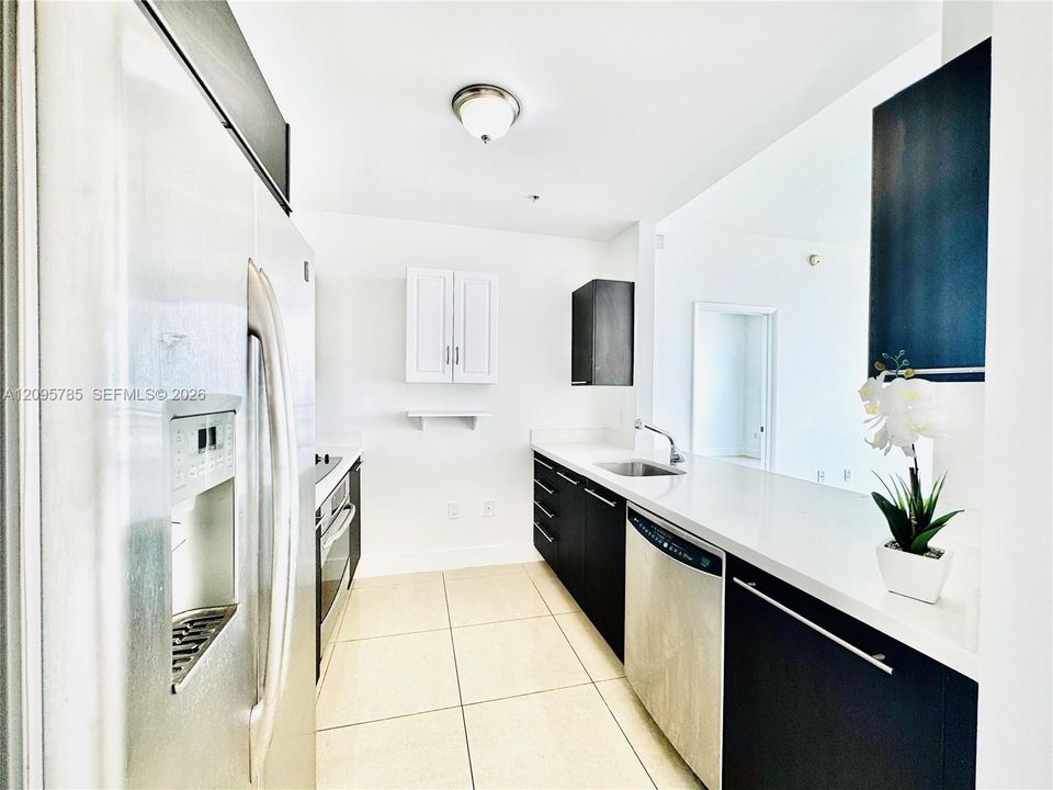 For Rent: $3,850 (2 beds, 2 baths, 1092 Square Feet)