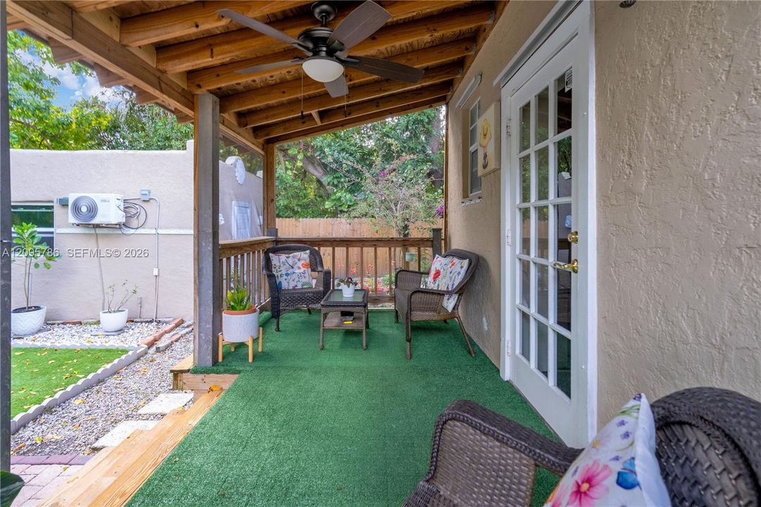For Sale: $565,000 (3 beds, 2 baths, 1512 Square Feet)