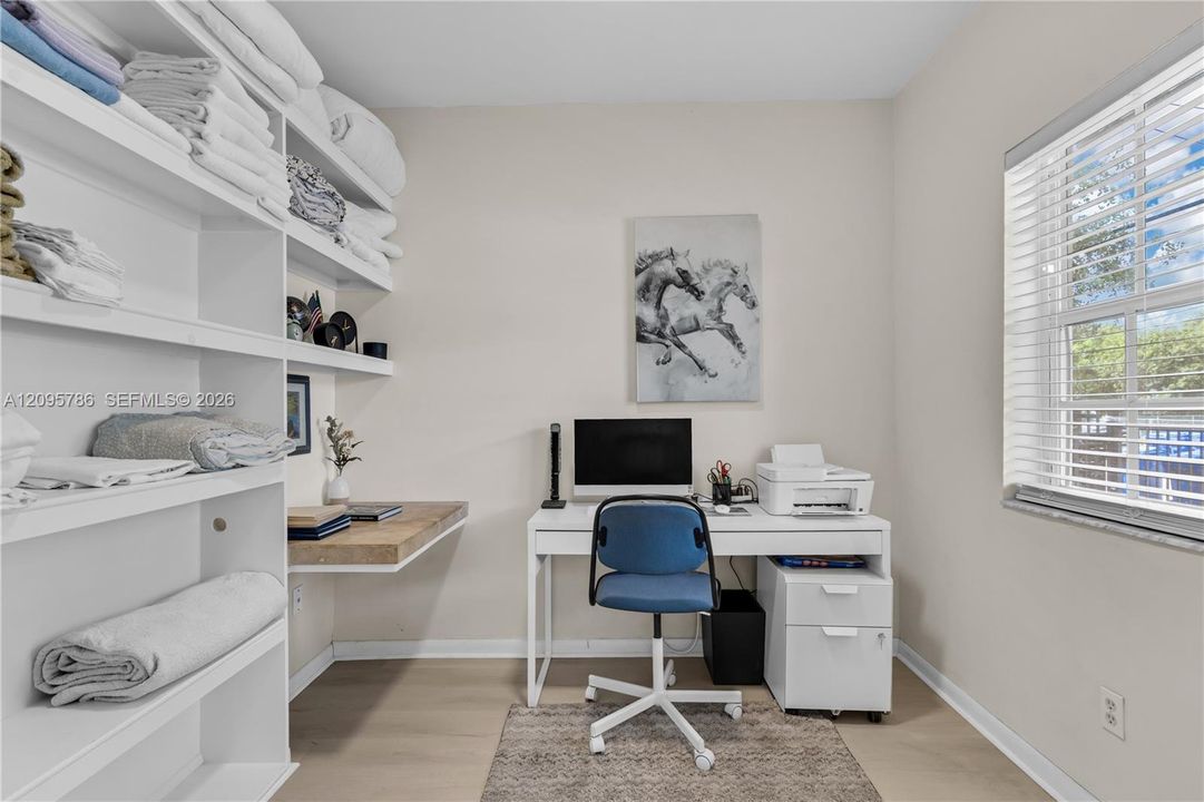 For Sale: $565,000 (3 beds, 2 baths, 1512 Square Feet)