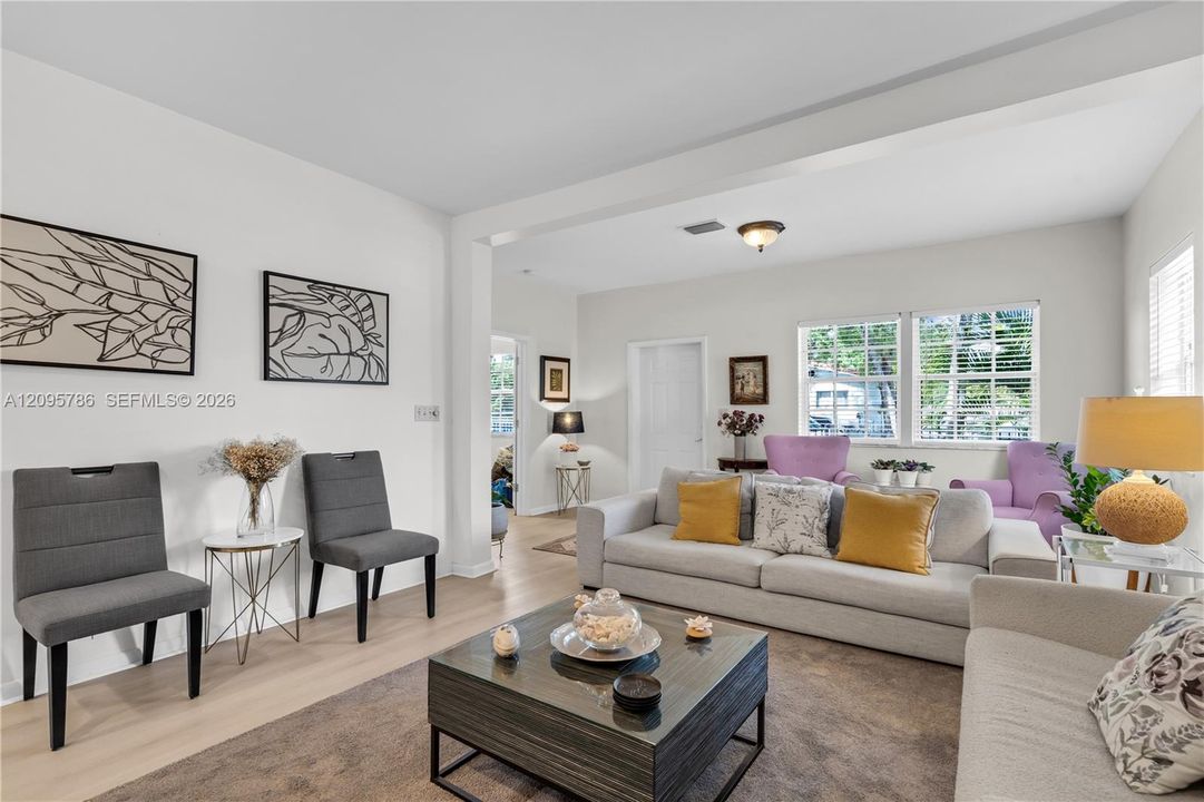 For Sale: $565,000 (3 beds, 2 baths, 1512 Square Feet)