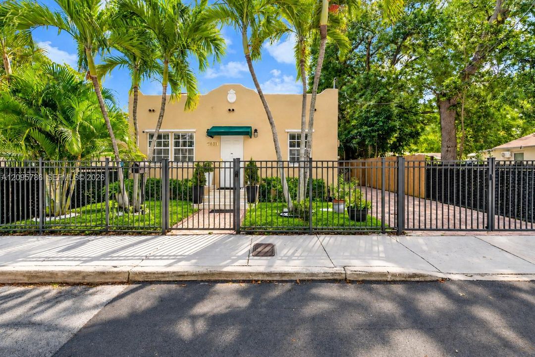 For Sale: $565,000 (3 beds, 2 baths, 1512 Square Feet)