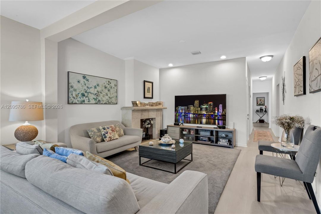 For Sale: $565,000 (3 beds, 2 baths, 1512 Square Feet)