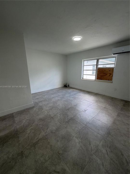 For Rent: $1,650 (1 beds, 1 baths, 550 Square Feet)