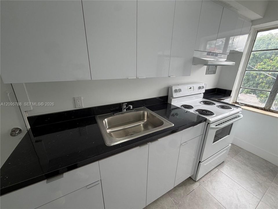 For Rent: $1,650 (1 beds, 1 baths, 550 Square Feet)