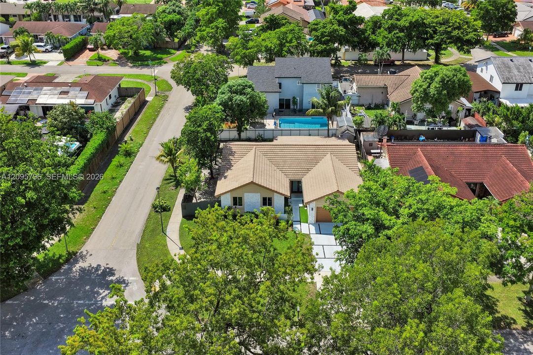 En Venta: $799,900 (4 camas, 2 baños, 2015 Pies cuadrados)