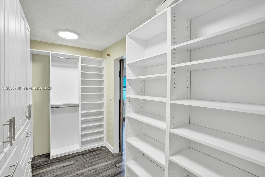 En Venta: $799,900 (4 camas, 2 baños, 2015 Pies cuadrados)