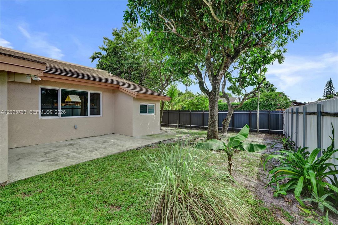 En Venta: $799,900 (4 camas, 2 baños, 2015 Pies cuadrados)