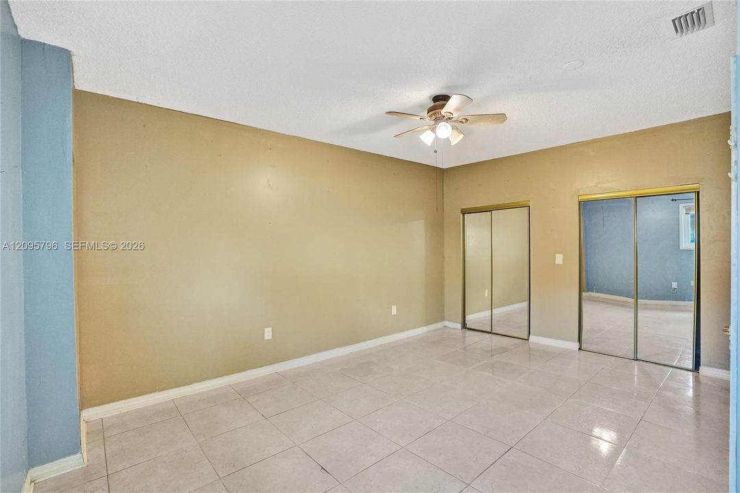 En Venta: $799,900 (4 camas, 2 baños, 2015 Pies cuadrados)
