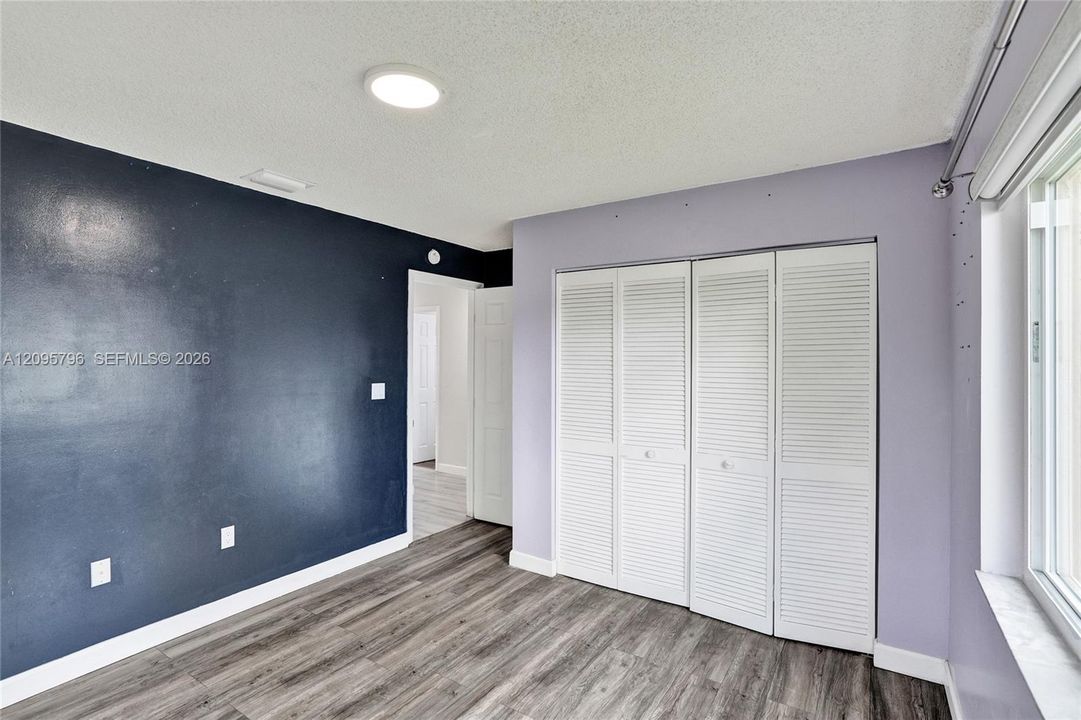En Venta: $799,900 (4 camas, 2 baños, 2015 Pies cuadrados)