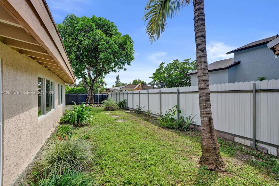 En Venta: $799,900 (4 camas, 2 baños, 2015 Pies cuadrados)