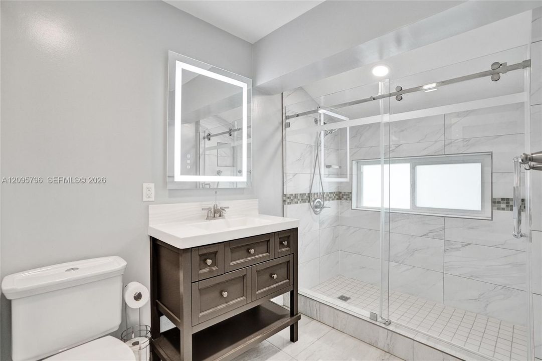En Venta: $799,900 (4 camas, 2 baños, 2015 Pies cuadrados)
