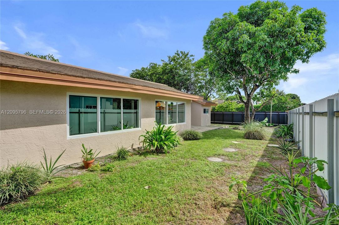 En Venta: $799,900 (4 camas, 2 baños, 2015 Pies cuadrados)