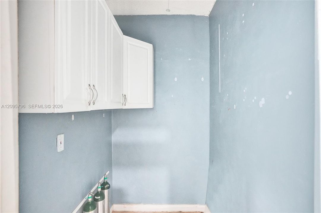 En Venta: $799,900 (4 camas, 2 baños, 2015 Pies cuadrados)