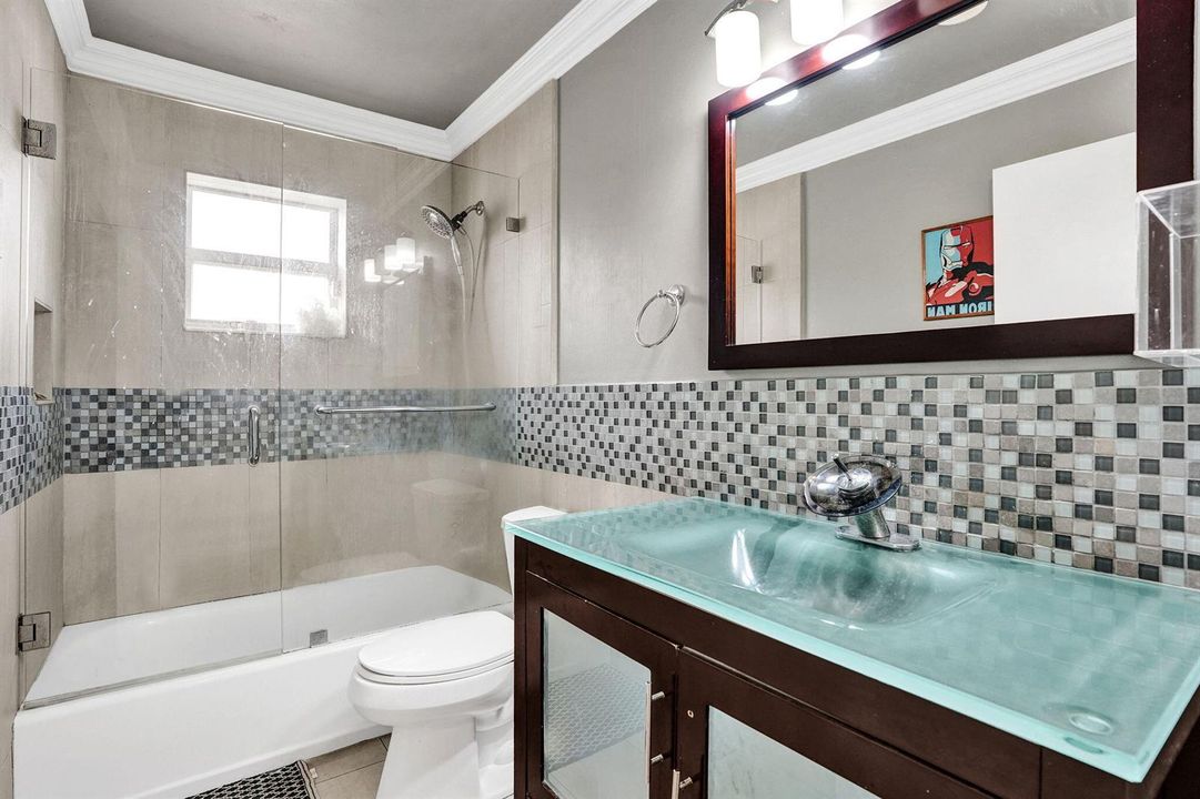 2nd Bathroom