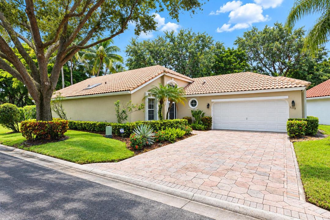 5379 Brookview Dr_Amy Doran_1