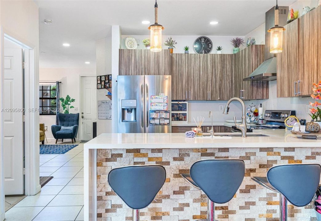 For Rent: $2,499 (3 beds, 3 baths, 1628 Square Feet)