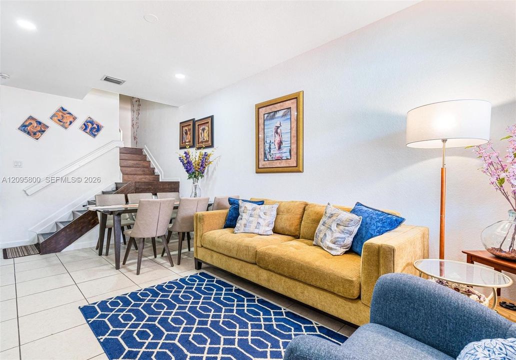 For Rent: $2,499 (3 beds, 3 baths, 1628 Square Feet)
