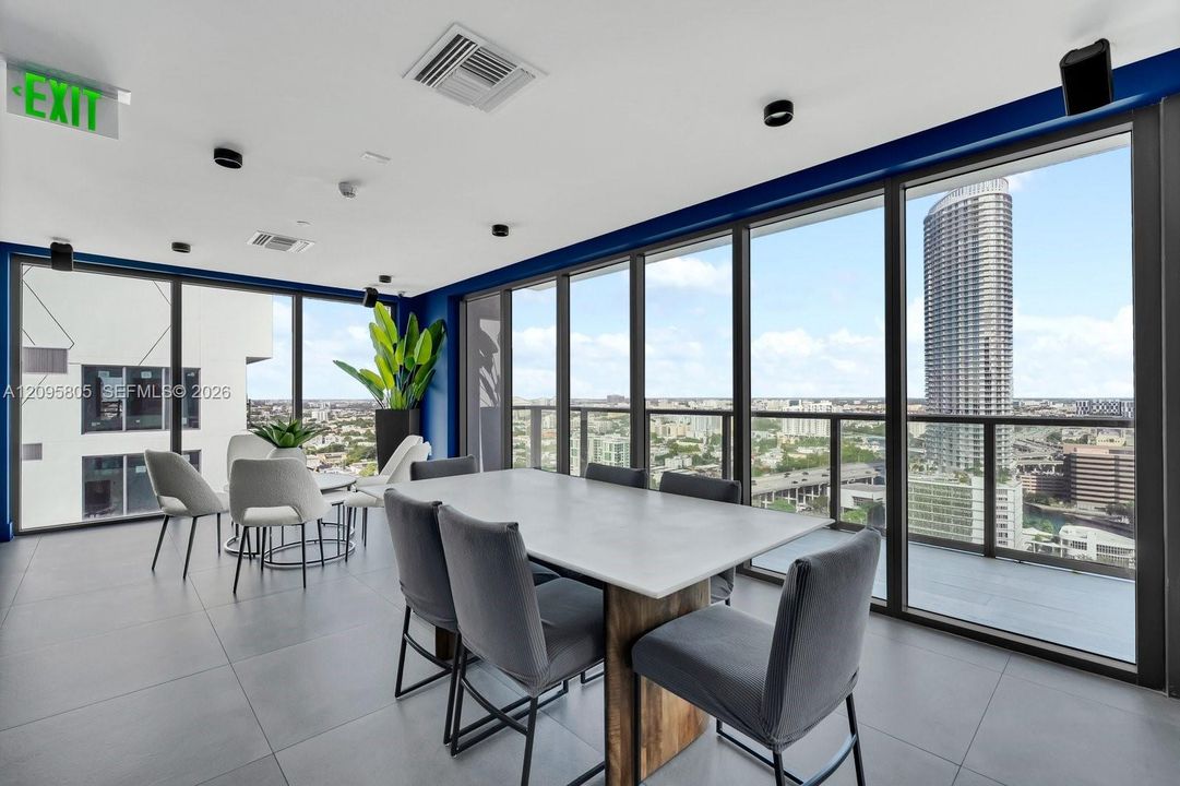 For Sale: $484,000 (0 beds, 1 baths, 527 Square Feet)