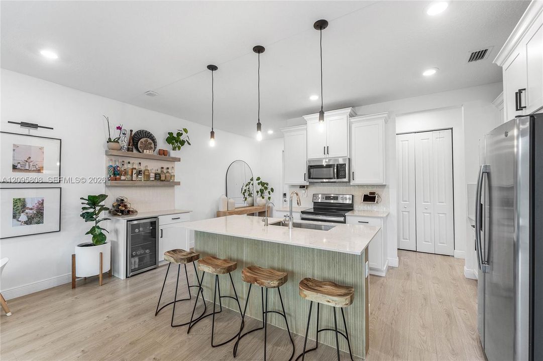 For Sale: $525,000 (3 beds, 2 baths, 1617 Square Feet)