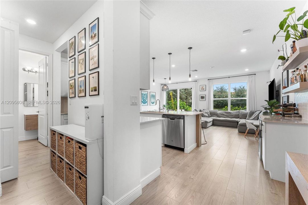For Sale: $525,000 (3 beds, 2 baths, 1617 Square Feet)