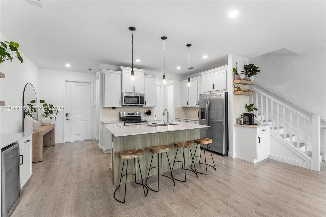 For Sale: $525,000 (3 beds, 2 baths, 1617 Square Feet)