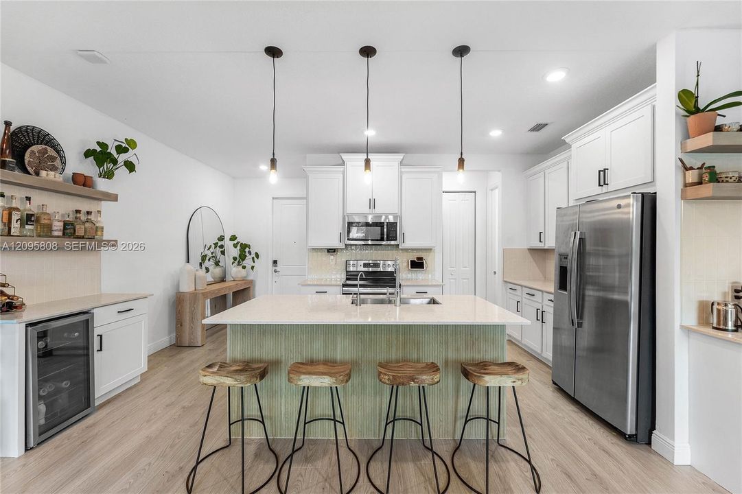 For Sale: $525,000 (3 beds, 2 baths, 1617 Square Feet)