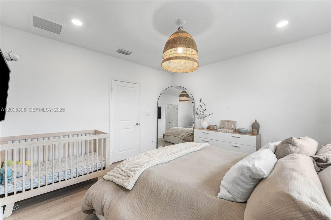 For Sale: $525,000 (3 beds, 2 baths, 1617 Square Feet)