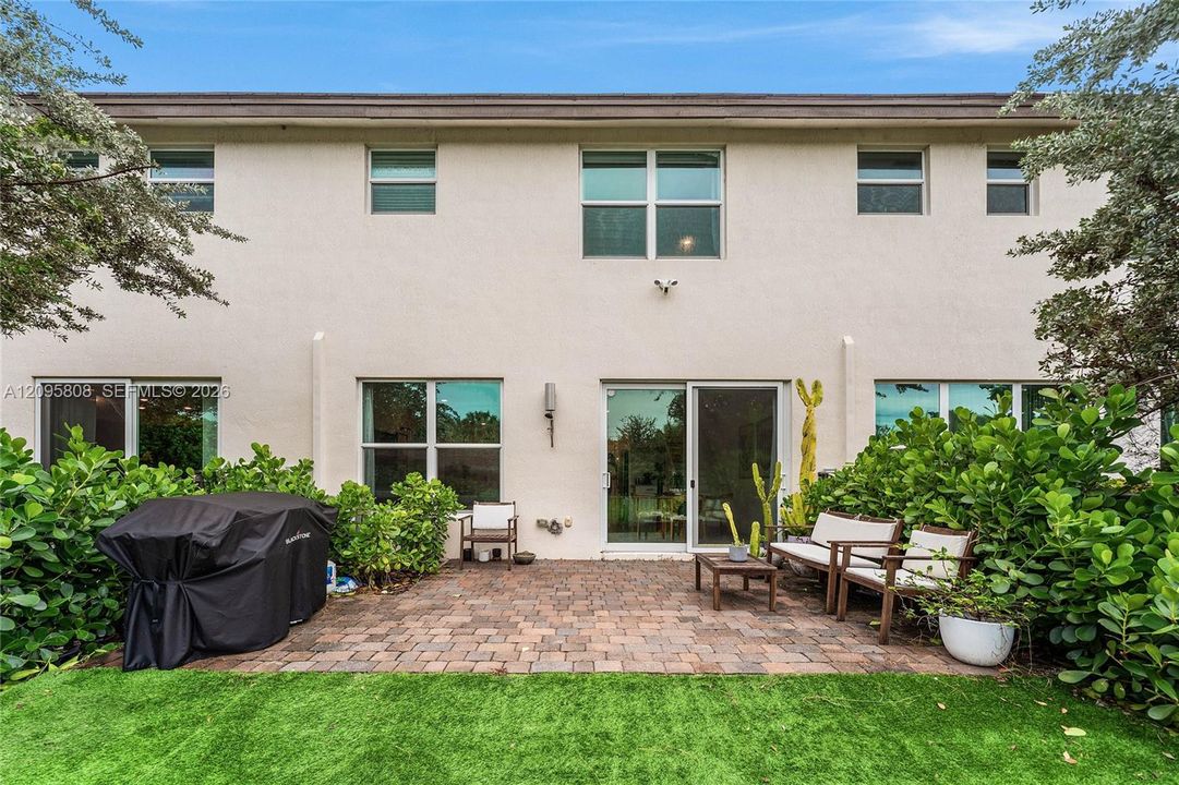 For Sale: $525,000 (3 beds, 2 baths, 1617 Square Feet)