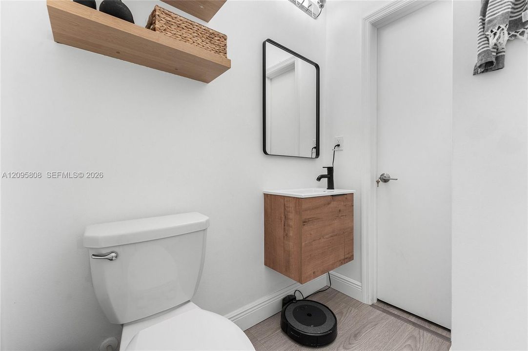 For Sale: $525,000 (3 beds, 2 baths, 1617 Square Feet)