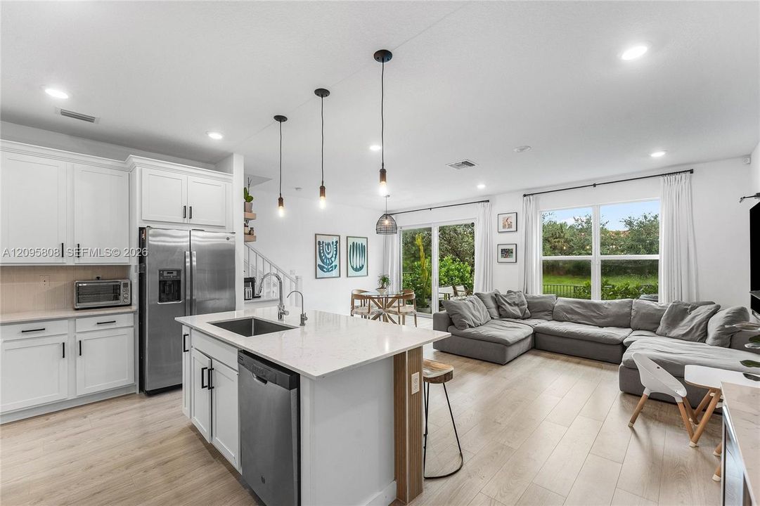 For Sale: $525,000 (3 beds, 2 baths, 1617 Square Feet)