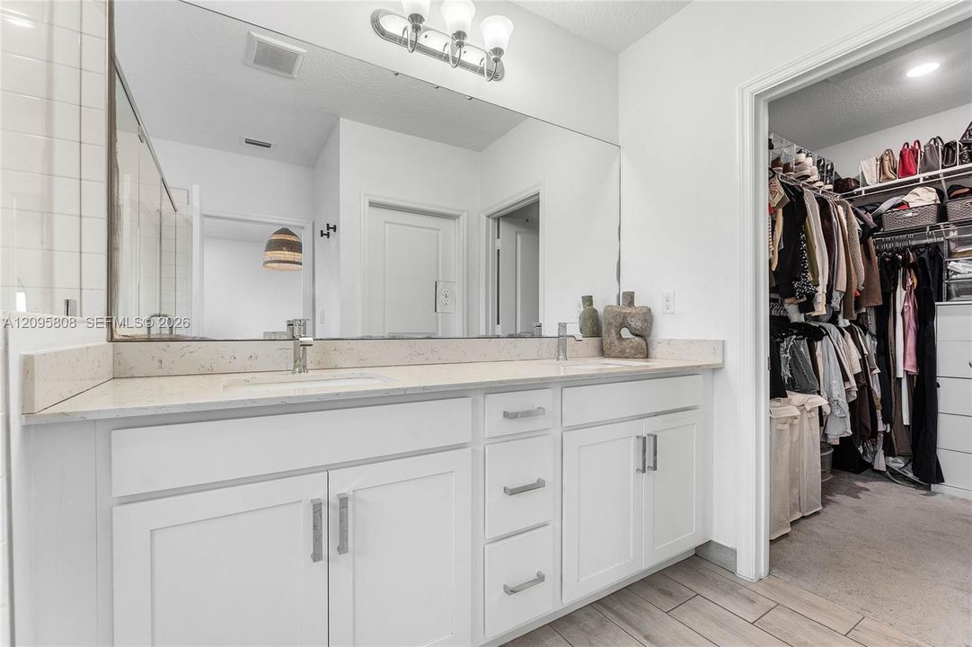 For Sale: $525,000 (3 beds, 2 baths, 1617 Square Feet)