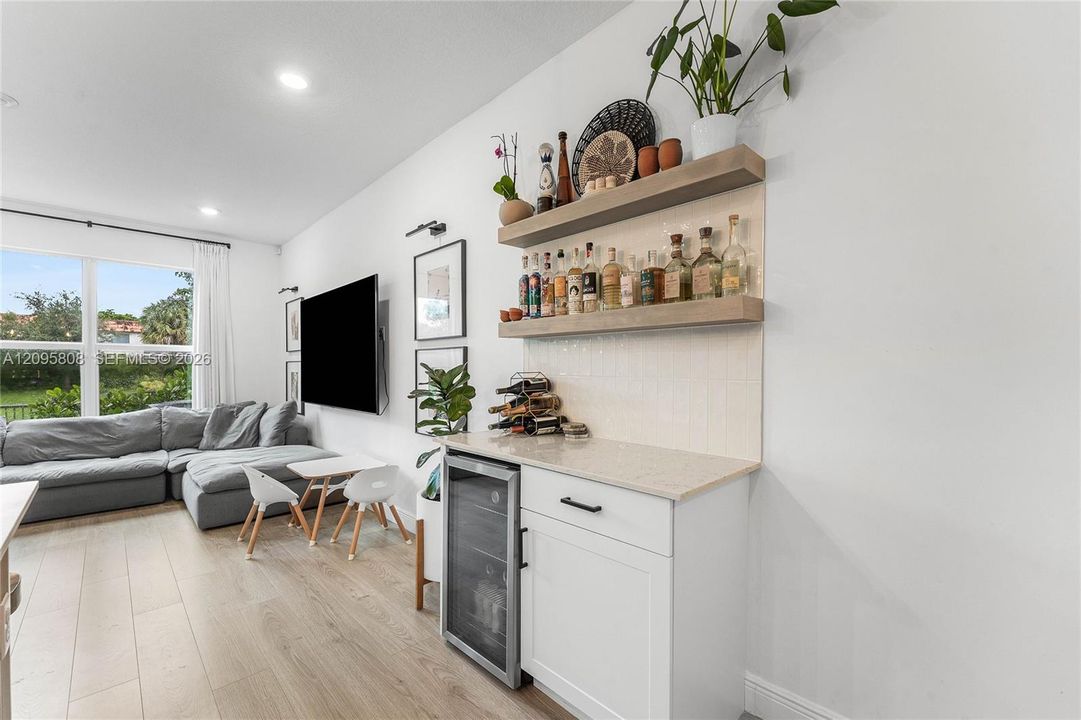 For Sale: $525,000 (3 beds, 2 baths, 1617 Square Feet)